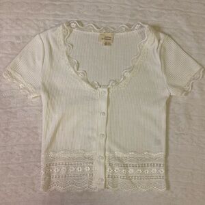 Lace cropped tshirt small